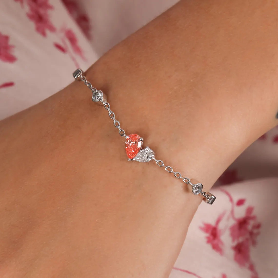 1.00 TCW Pink Pear Cut Lab Grown Diamond Toi et Moi Bracelet