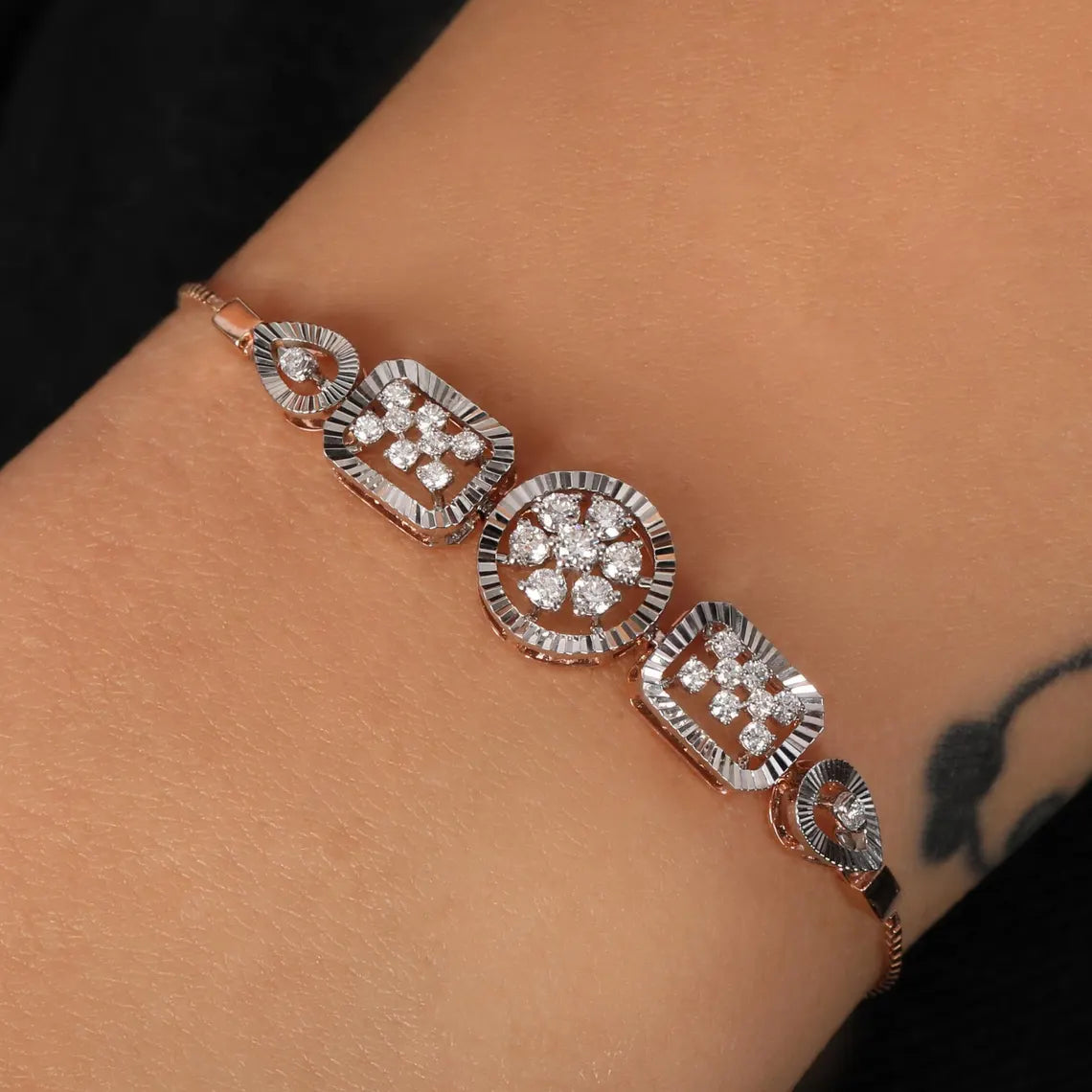 2.00 TCW Round Cut Lab Grown Diamond Cluster Chain Bracelet