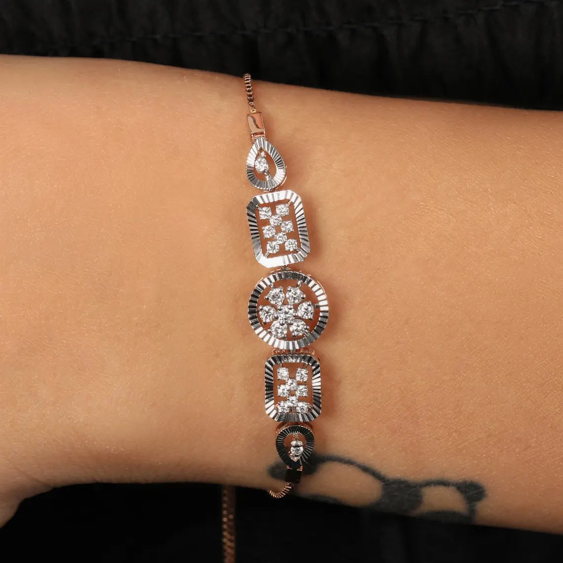 2.00 TCW Round Cut Lab Grown Diamond Cluster Chain Bracelet